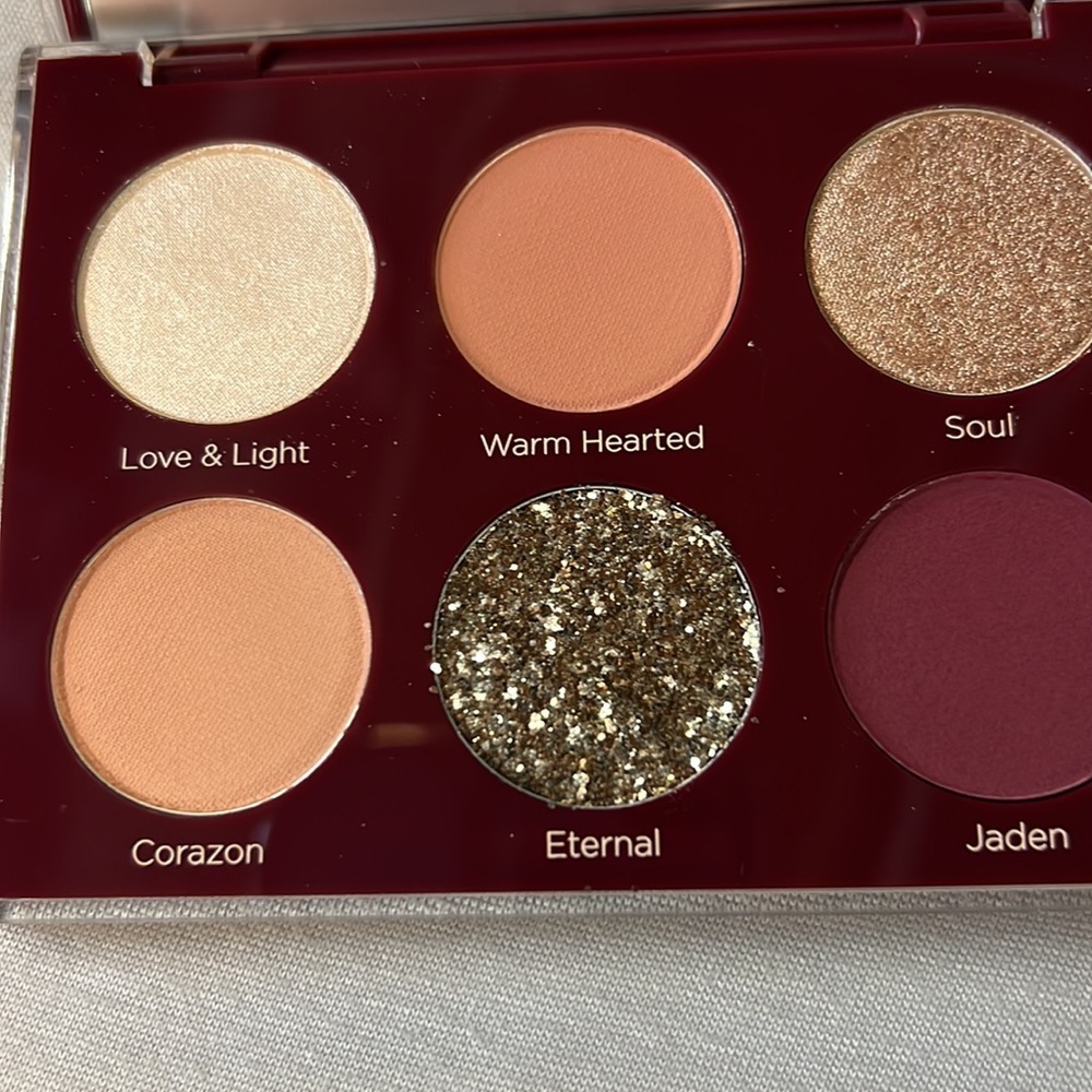 Dominique Unconditional Palette - Picture 6 of 7